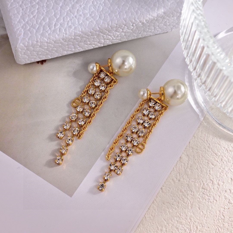 chr1st1an D10r earrings